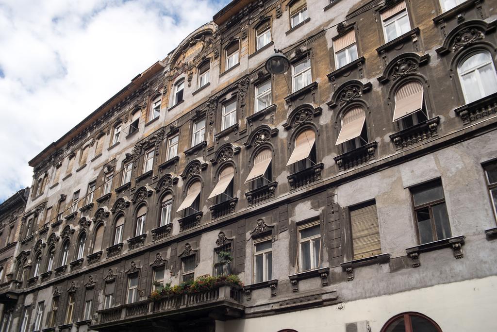 Inviting Flat In The Heart Of Town Apartment Budapest Exterior photo