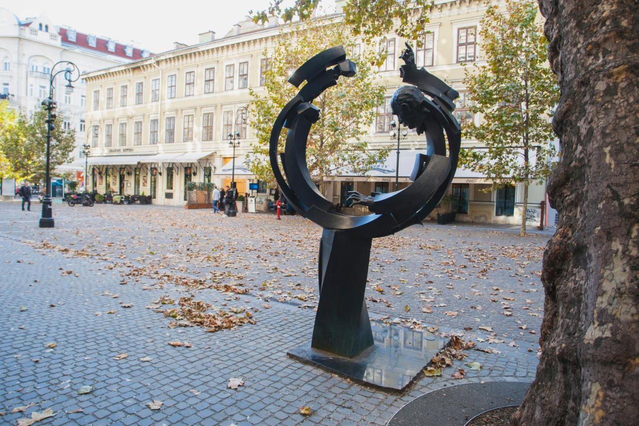 Inviting Flat In The Heart Of Town Apartment Budapest Exterior photo